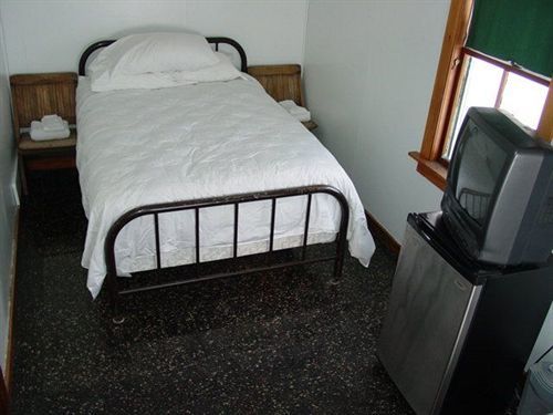 Katahdin Cabins Hotell Millinocket Exteriör bild
