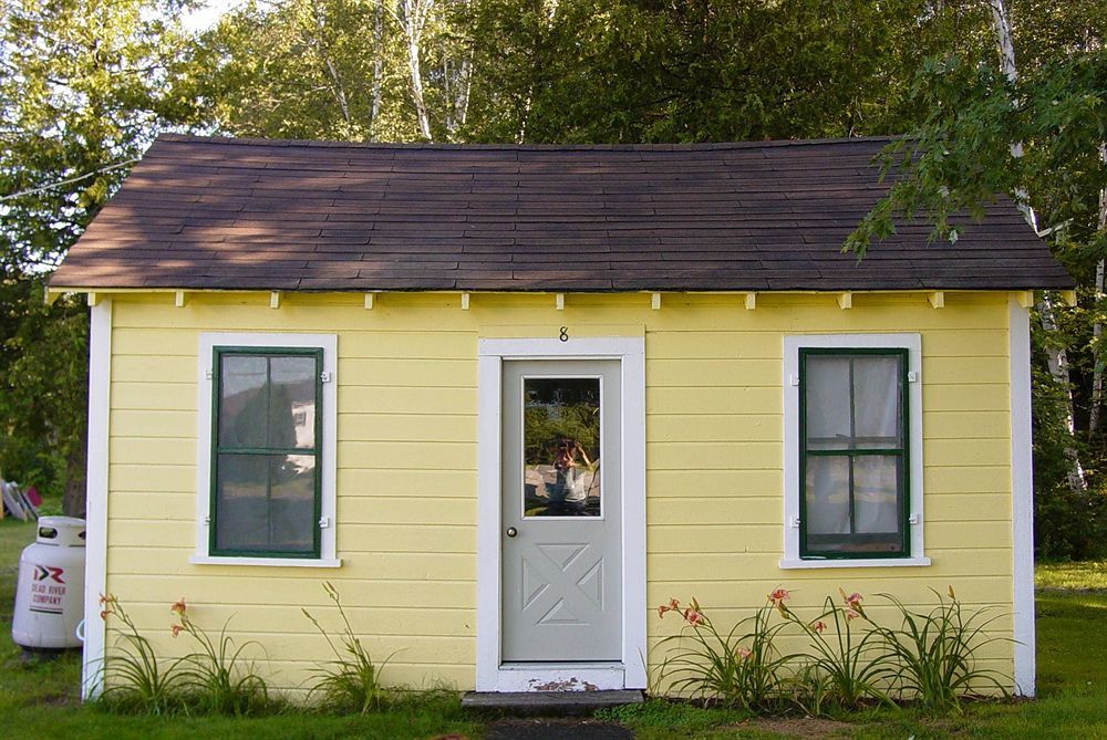 Katahdin Cabins Hotell Millinocket Exteriör bild